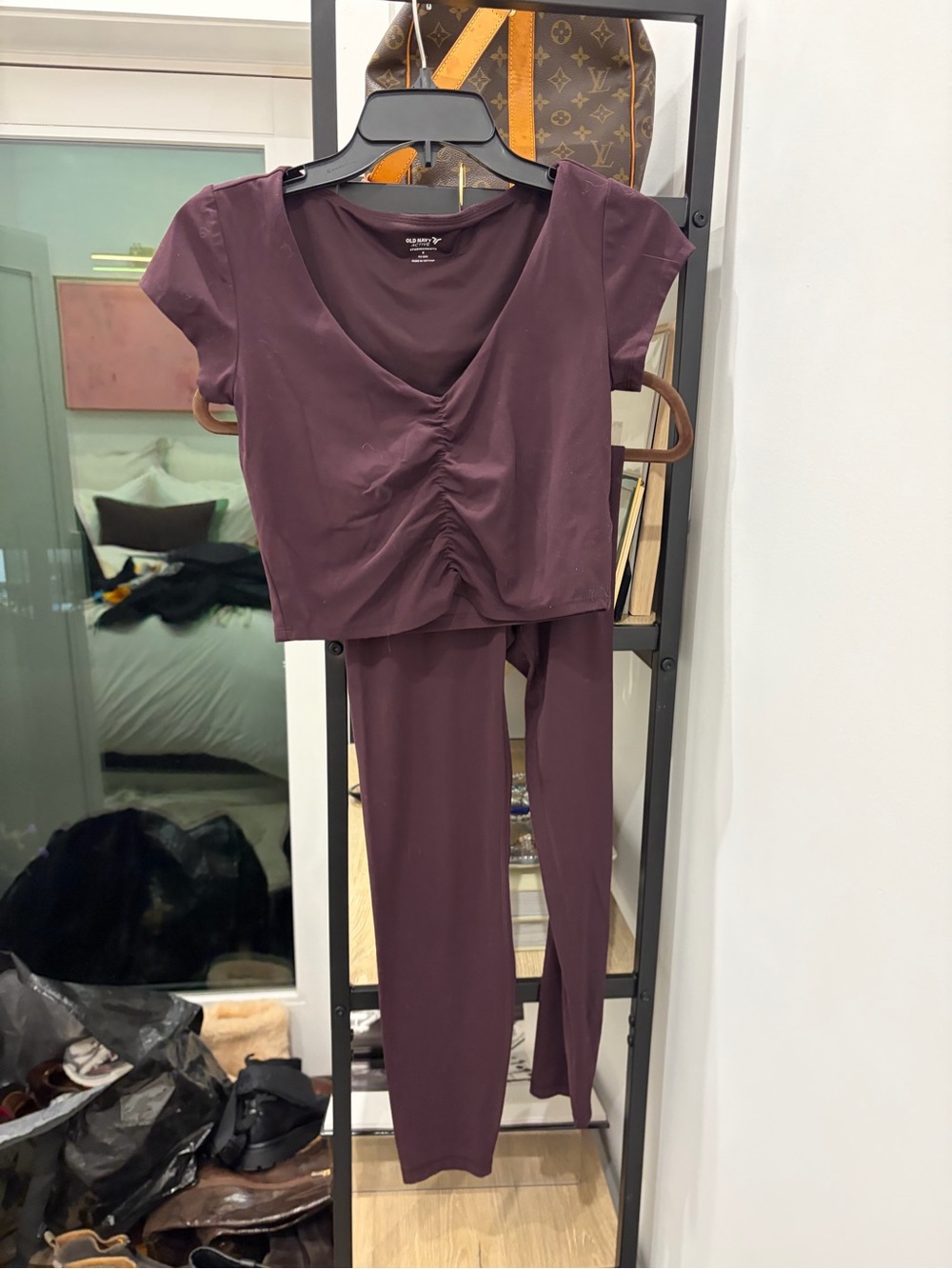 Old Navy Active StudioSmooth Set Ruched Top Small & High-Rise Leggings Medium